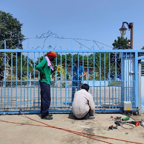 รับรื้อประตูม้วน รับเปลี่ยนเป็นประตูม้วนไฟฟ้า รับรื้อประตูม้วน รับเปลี่ยนเป็นประตูม้วนไฟฟ้า