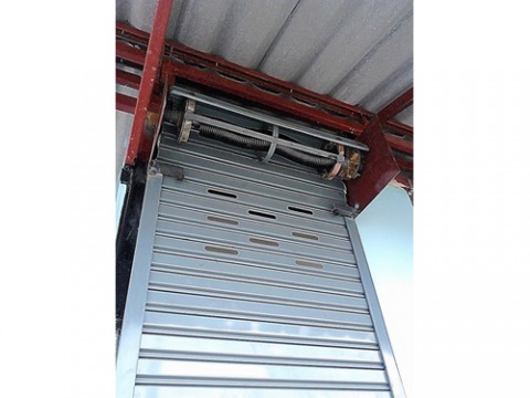 โรลลิ่งชัตเตอร์ แบบมือดึง